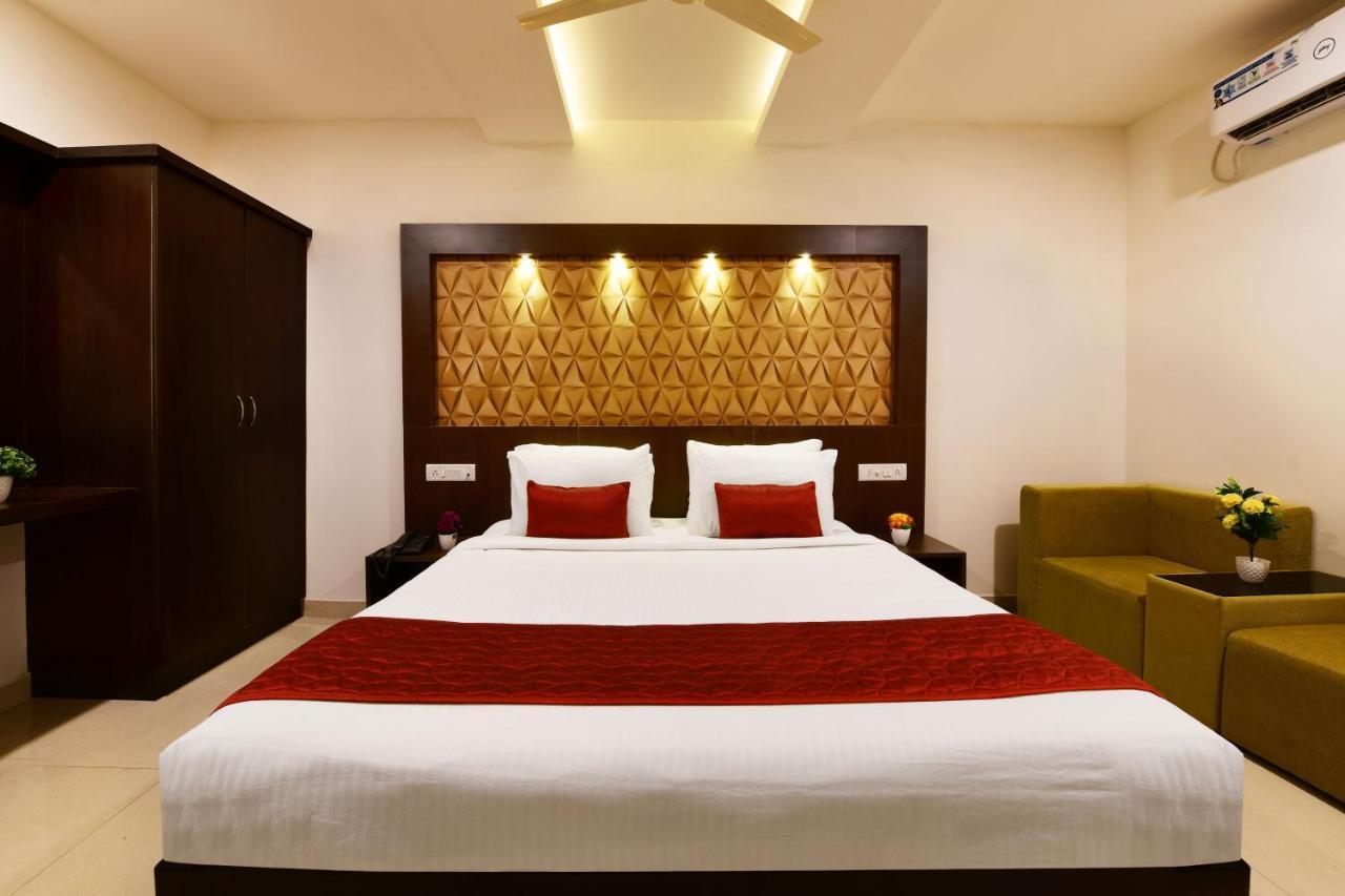 Hotel Bv Colours By Rivido, Begur Main Road บังกาลอร์ ภายนอก รูปภาพ