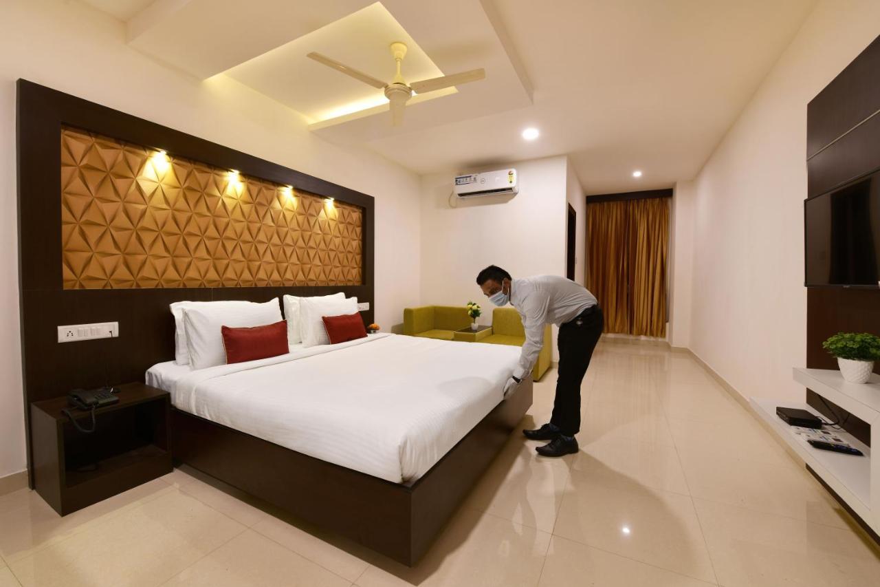 Hotel Bv Colours By Rivido, Begur Main Road บังกาลอร์ ภายนอก รูปภาพ