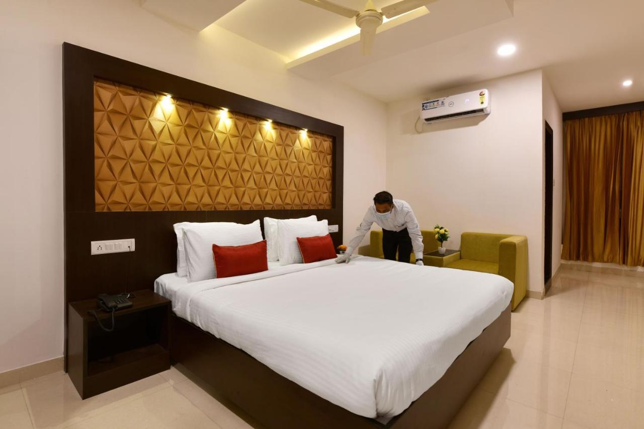 Hotel Bv Colours By Rivido, Begur Main Road บังกาลอร์ ภายนอก รูปภาพ
