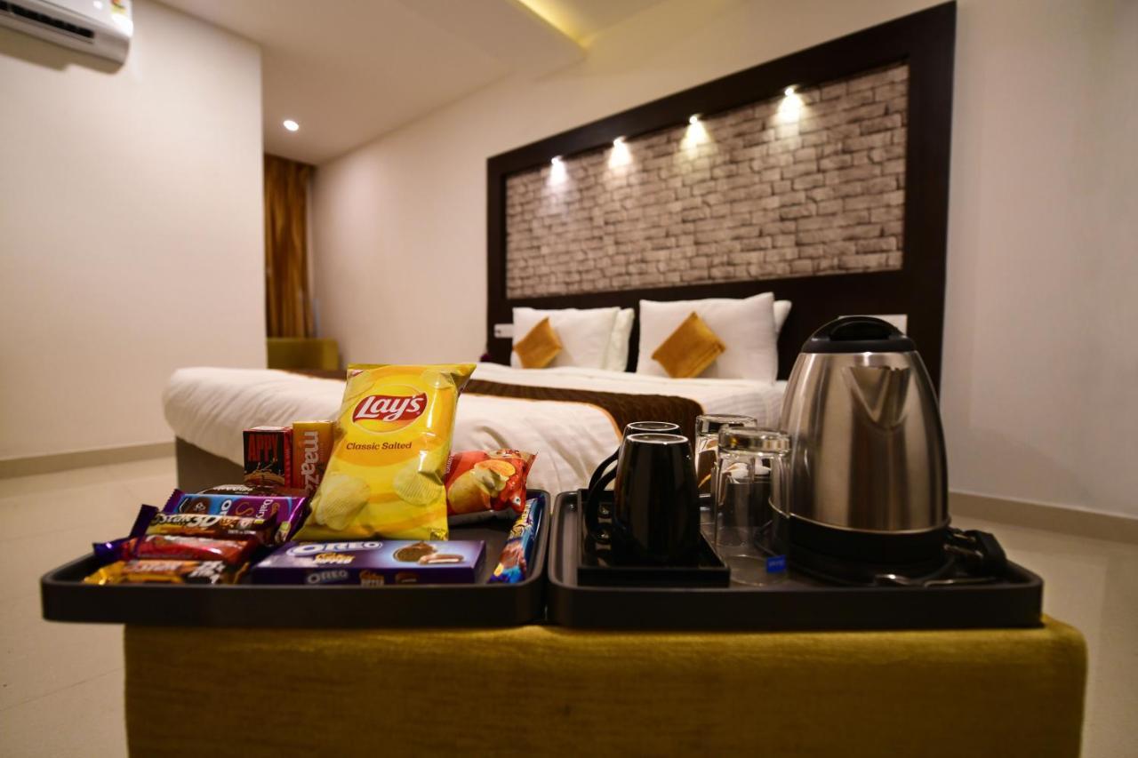 Hotel Bv Colours By Rivido, Begur Main Road บังกาลอร์ ภายนอก รูปภาพ